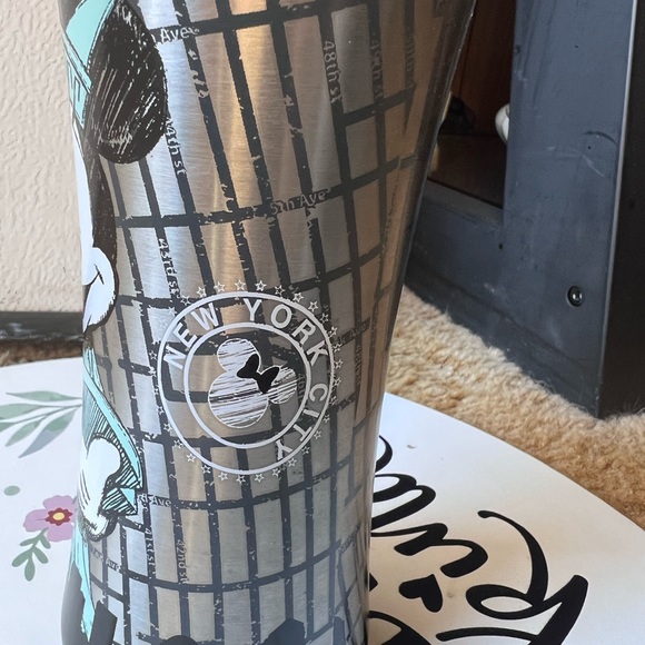 Disney Mickey Mouse New York City Travel Mug - Picture 7 of 16